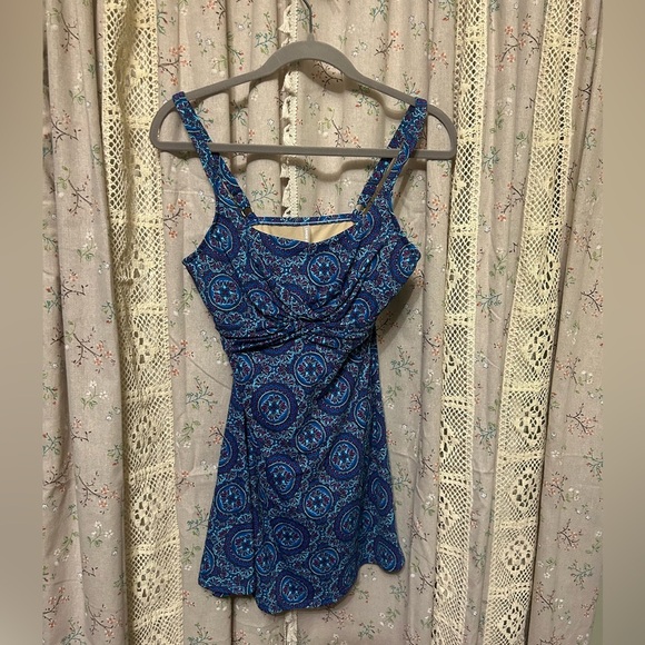 Lands’ End Twist Front One Piece Skirted Swimsuit Size 8 - Picture 1 of 8